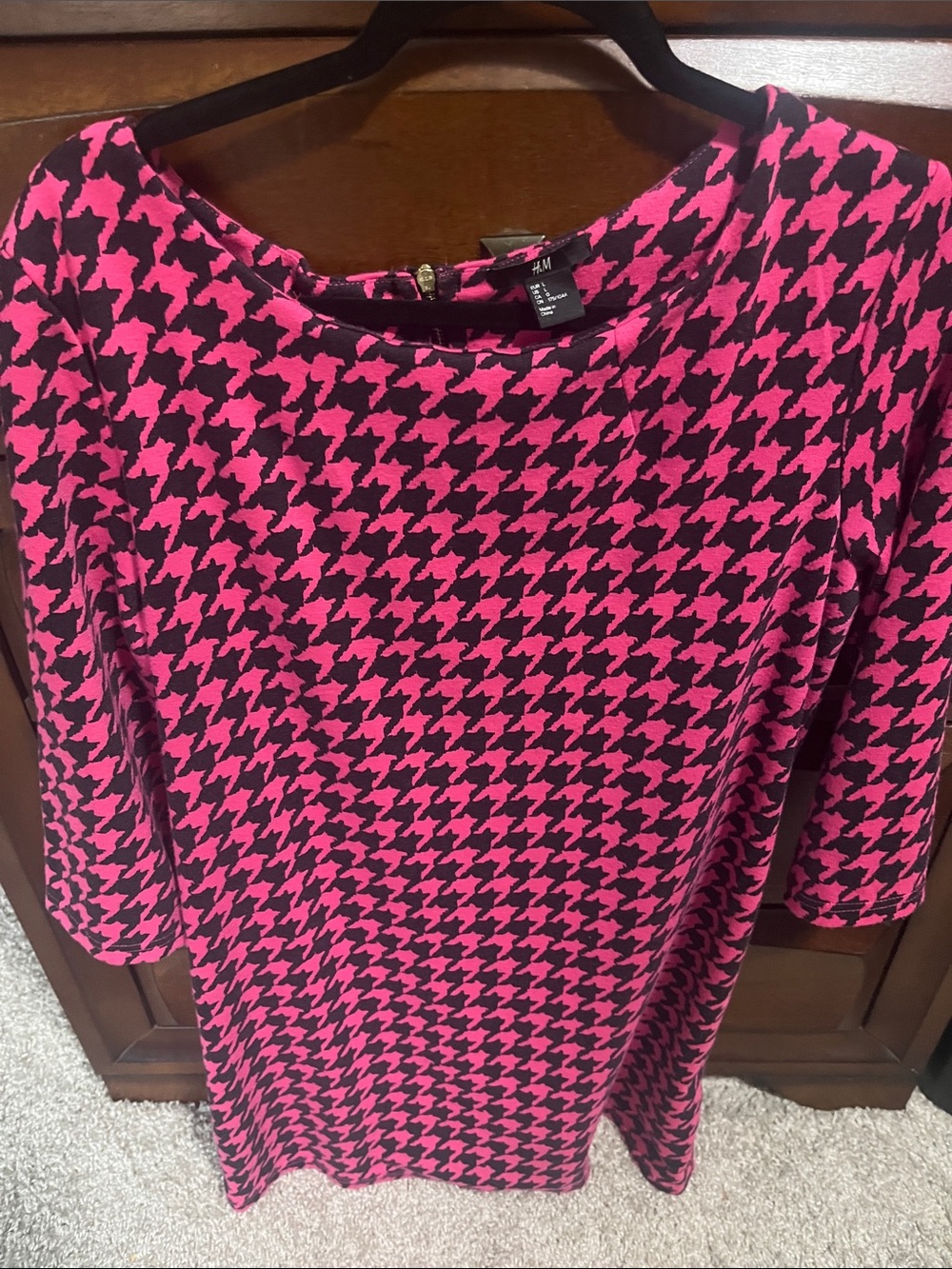 H&M Houndstooth Blouse in Pink & Black Size Large Like New